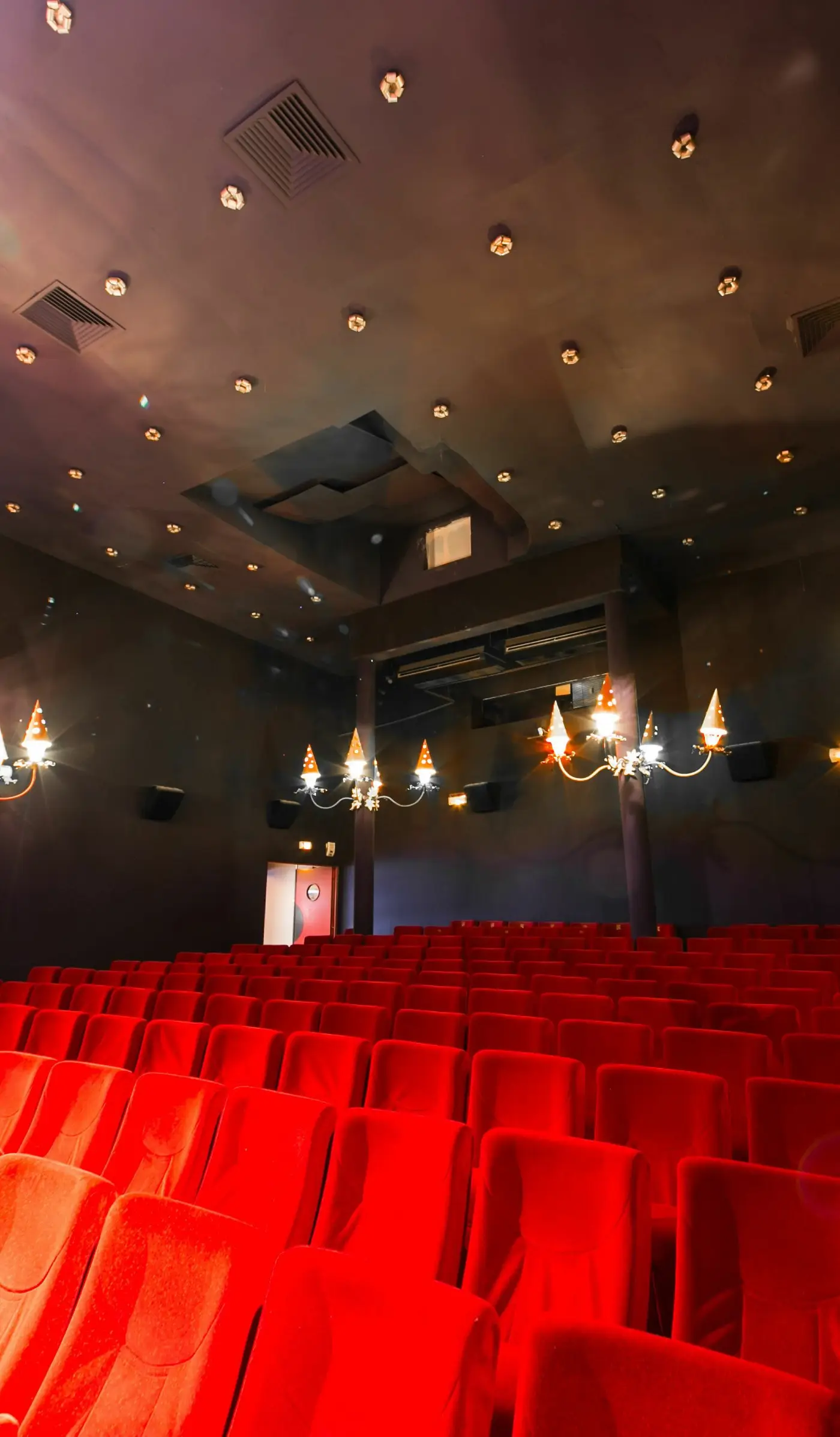 Studio 28, photo 2